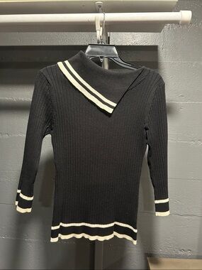 Byer California Black Ribbed Turtleneck Sweater with Cream Stripe Trim